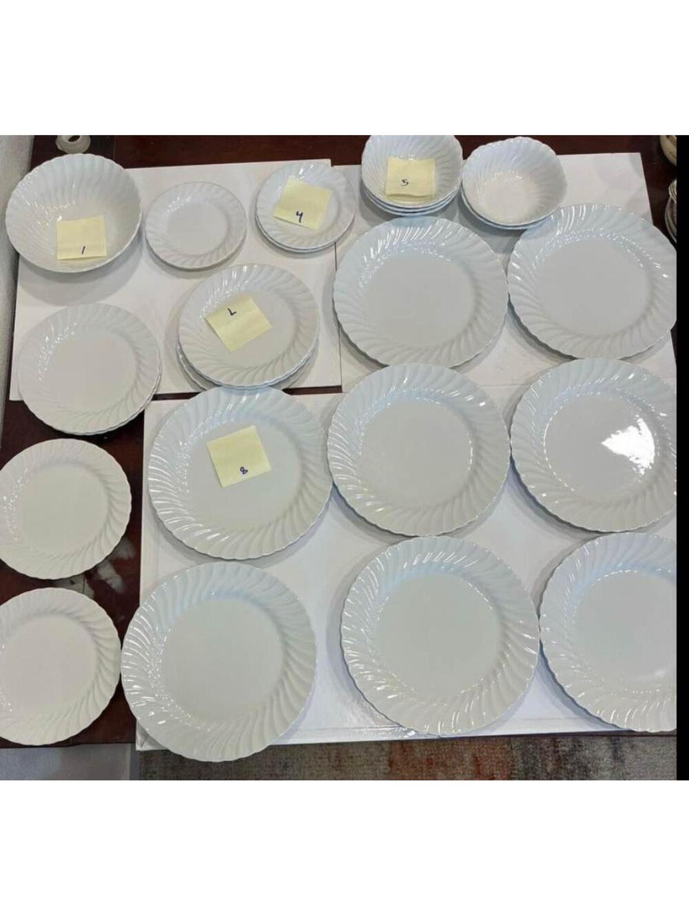Johnson Bros Regency dinning set 25 pieces